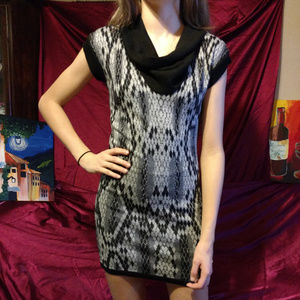 Body Central Gray Snakeskin Pattern Turtle Neck Sweater Dress Med